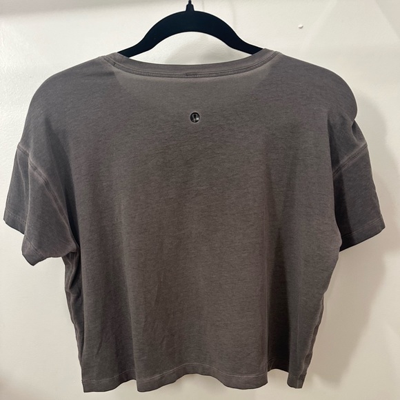 Lululemon stone great acid wash cropped short sleeve - Picture 3 of 5